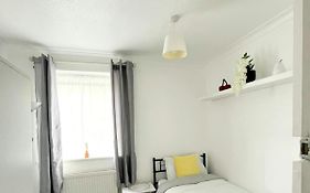 Cosy Room Stay 5
