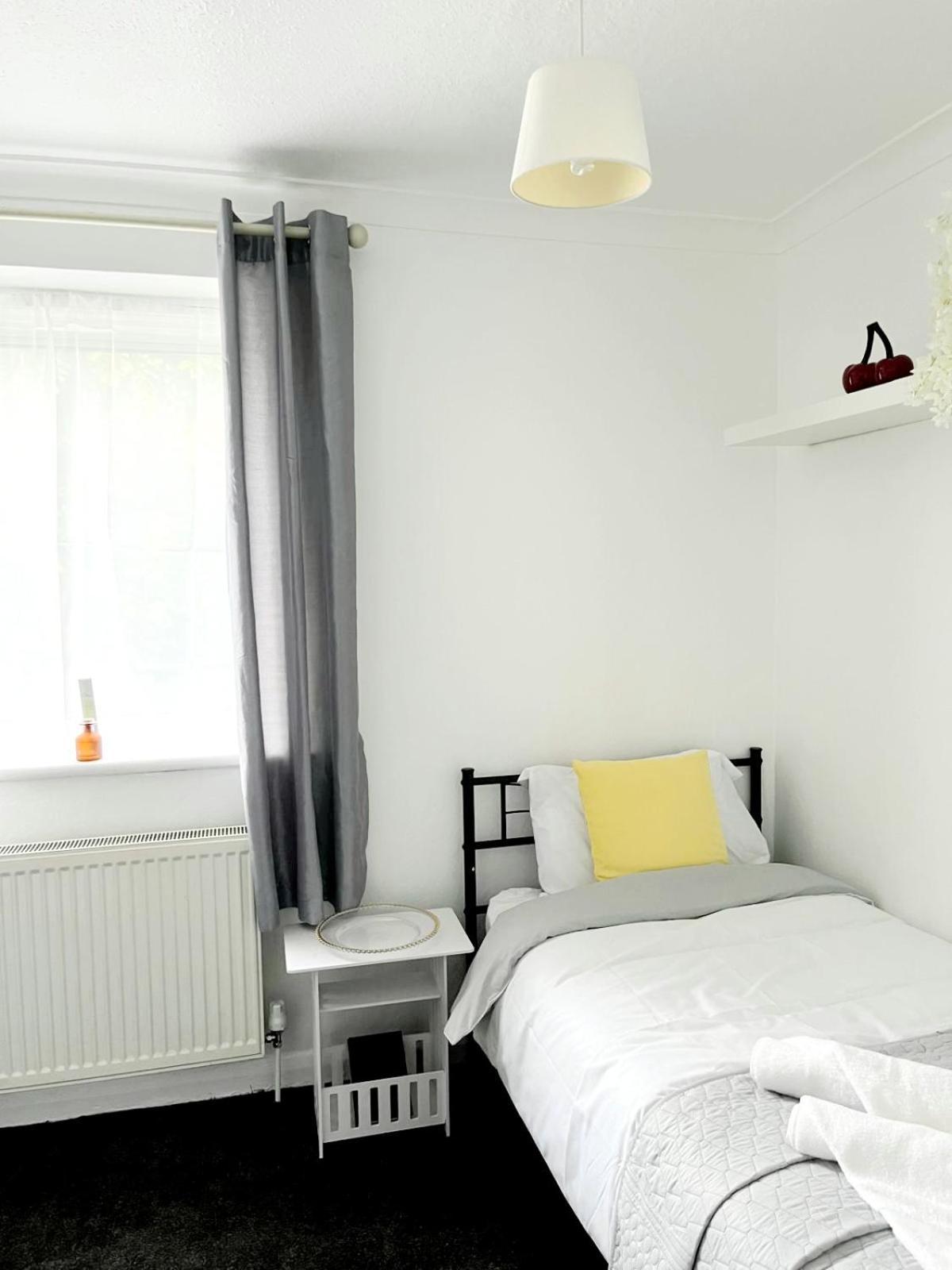 Cosy Room Stay 5 Sutton  Exterior photo